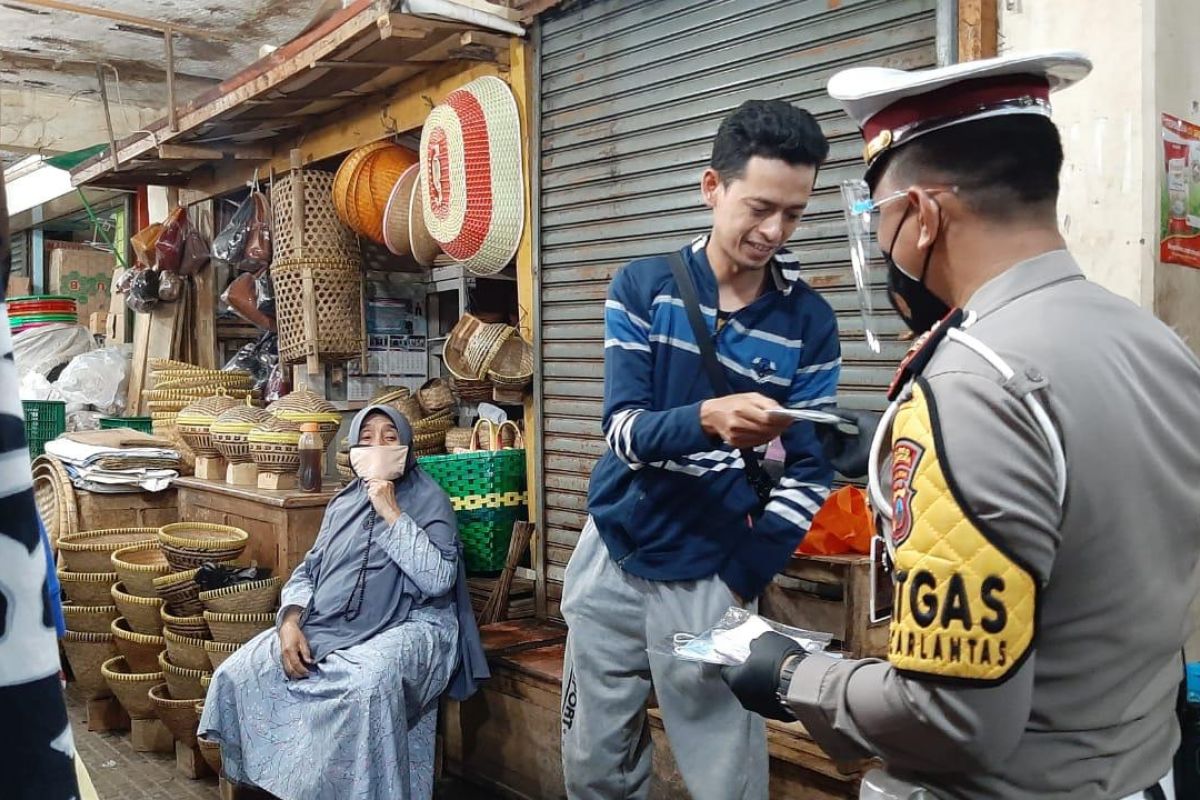 Polres Banjarnegara ajak warga disiplin pakai masker