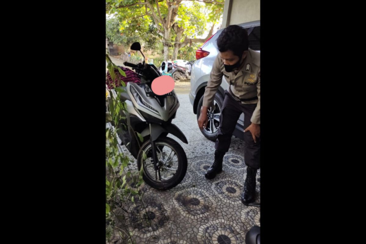 Bom molotov teror warga di Dompu, dua sepeda motor terbakar