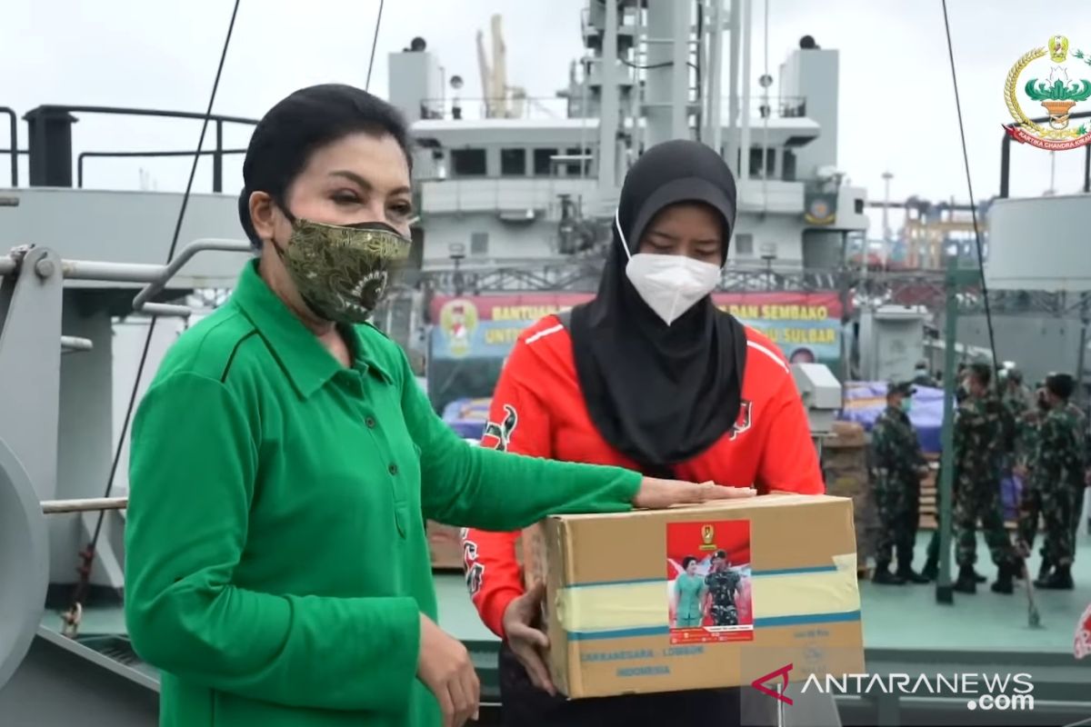 Istri Kasad beri bantuan kru ADRI LII bertugas ke lokasi bencana