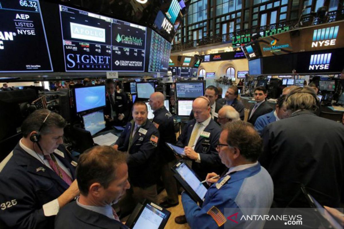 Wall Street beragam, Nasdaq dan S&P 500 berakhir lebih rendah