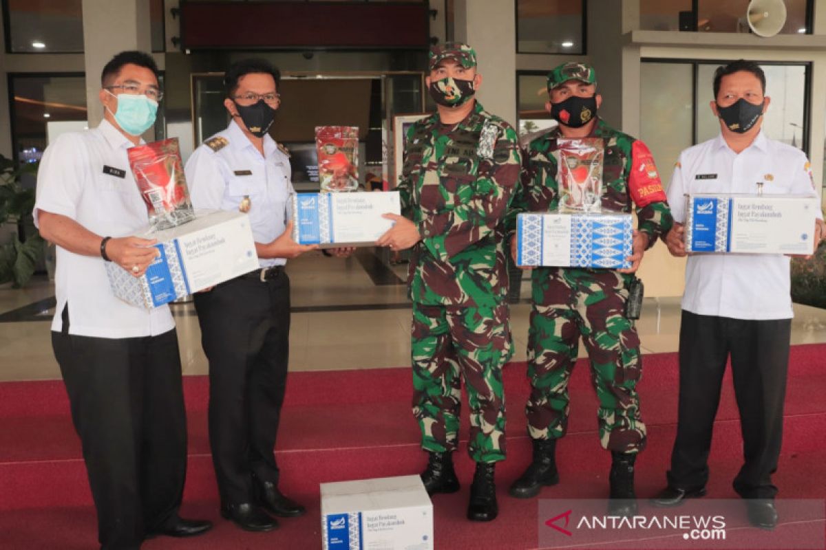 Payakumbuh serahkan bekal randang bagi prajurit TNI yang Pamtas RI-PGN