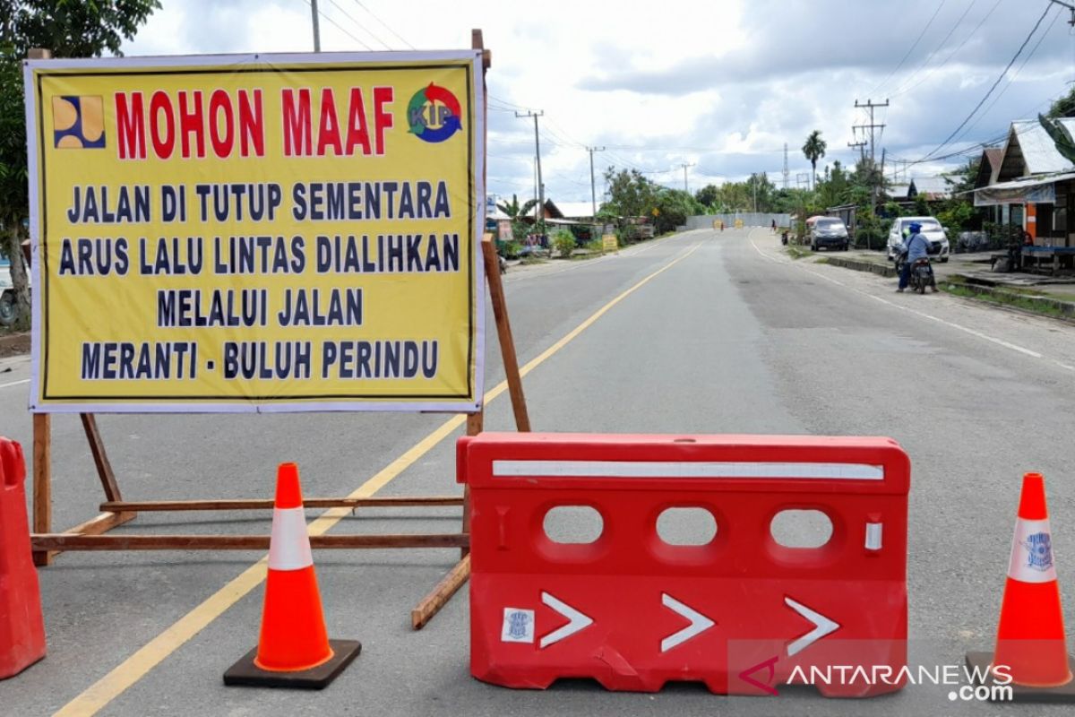 Jembatan Jelarai resmi ditutup 10.40 Wita, warga ada tidak tahu