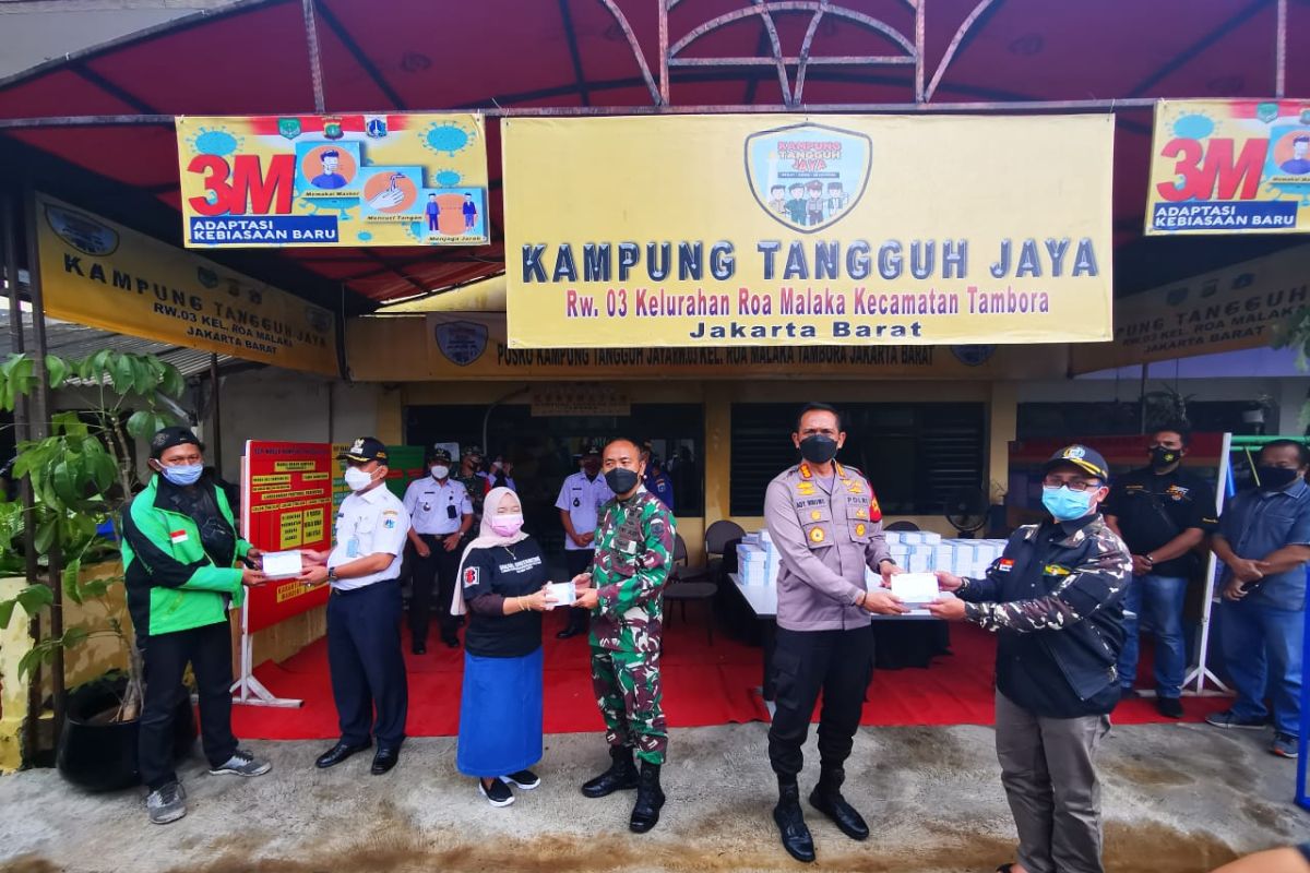 Ribuan masker dibagikan di Kampung Tangguh Jaya Roa Malaka