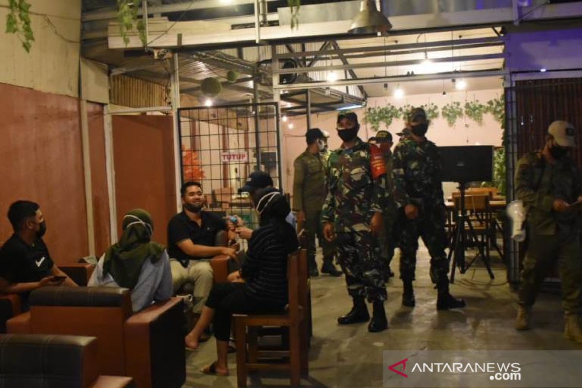 Warung dan cafe di HSS tidak tutup jam 10 malam, izin usahanya akan dicabut