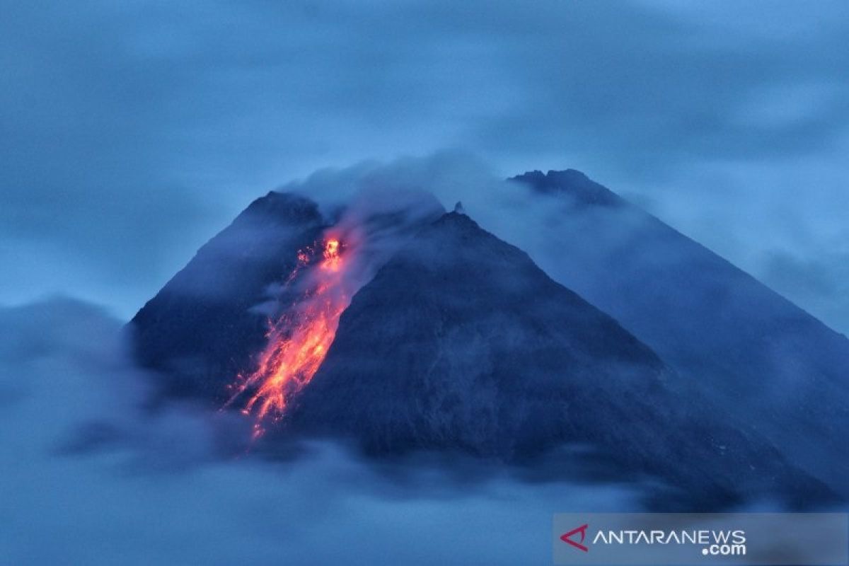 Gunung Merapi tujuh kali meluncurkan guguran lava