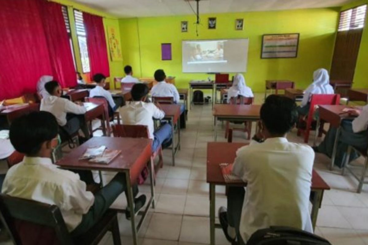 Tiga SLTA  di Kepri gelar simulasi belajar tatap muka