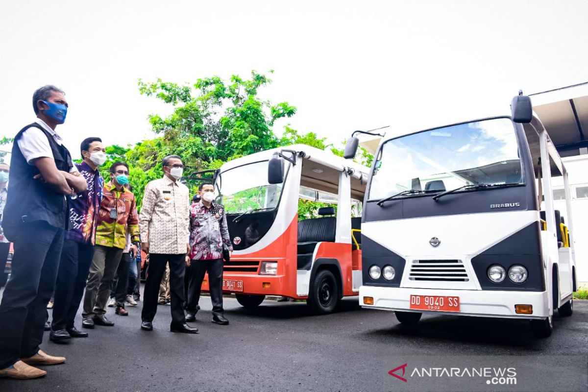 Jepang hibahkan 13 unit mobil damkar dan ambulans untuk Sulsel