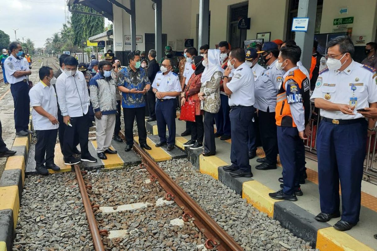 Reaktivasi rel kereta api di Banten ditarget selesai September 2021