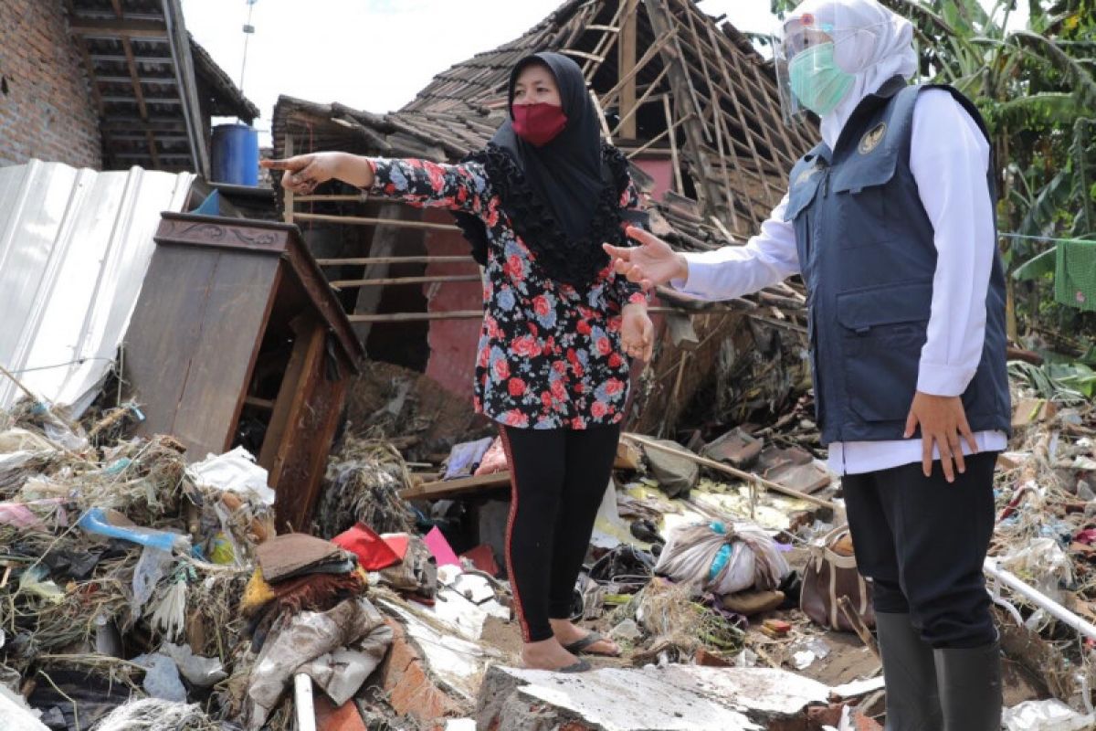 Gubernur Khofifah siapkan skema relokasi korban banjir di Pasuruan