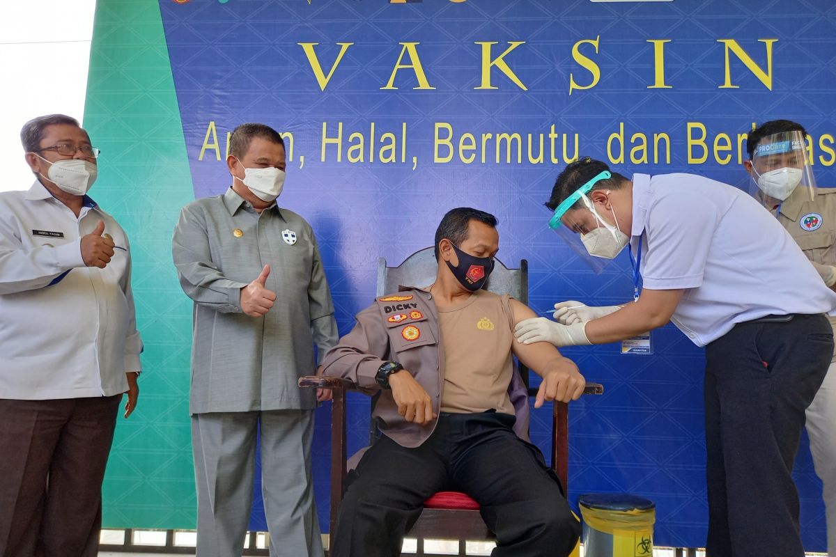 Wagub Gorontalo sebut vaksinasi COVID-19 dorong pertumbuhan ekonomi membaik