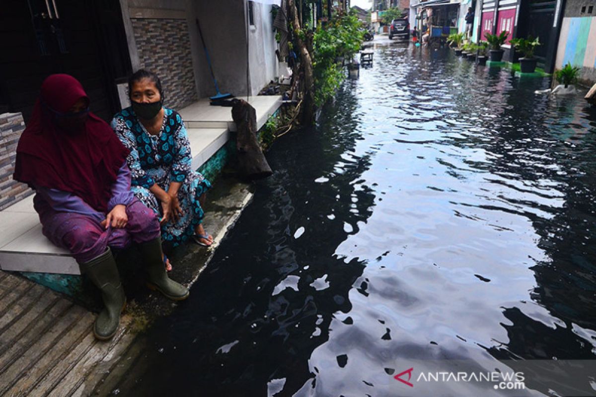 Warga Kudus mulai mengungsi akibat genangan banjir yang meningkat