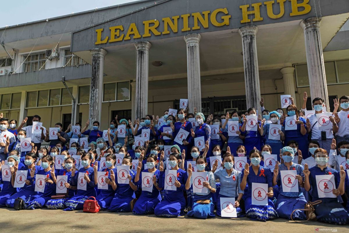 Ribuan orang Myanmar protes kudeta