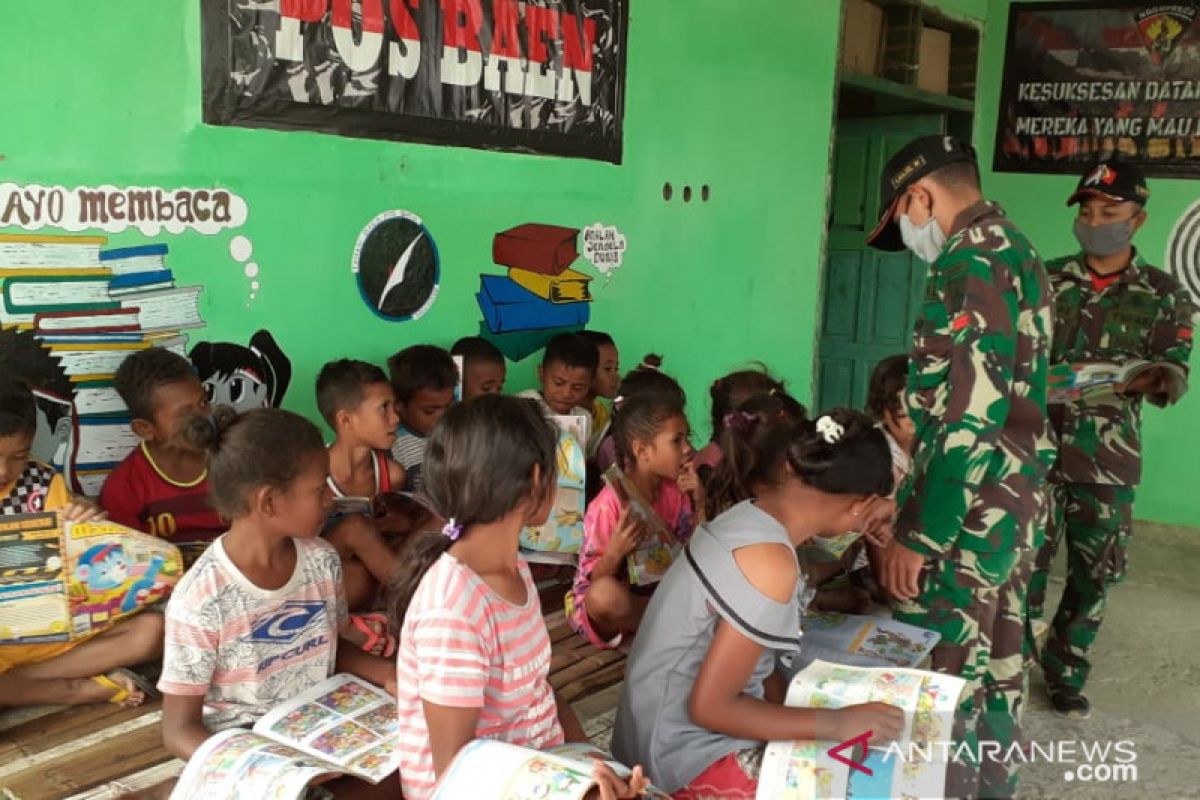 Satgas Yonarmed 3/105 bentuk Taman Baca untuk anak-anak perbatasan