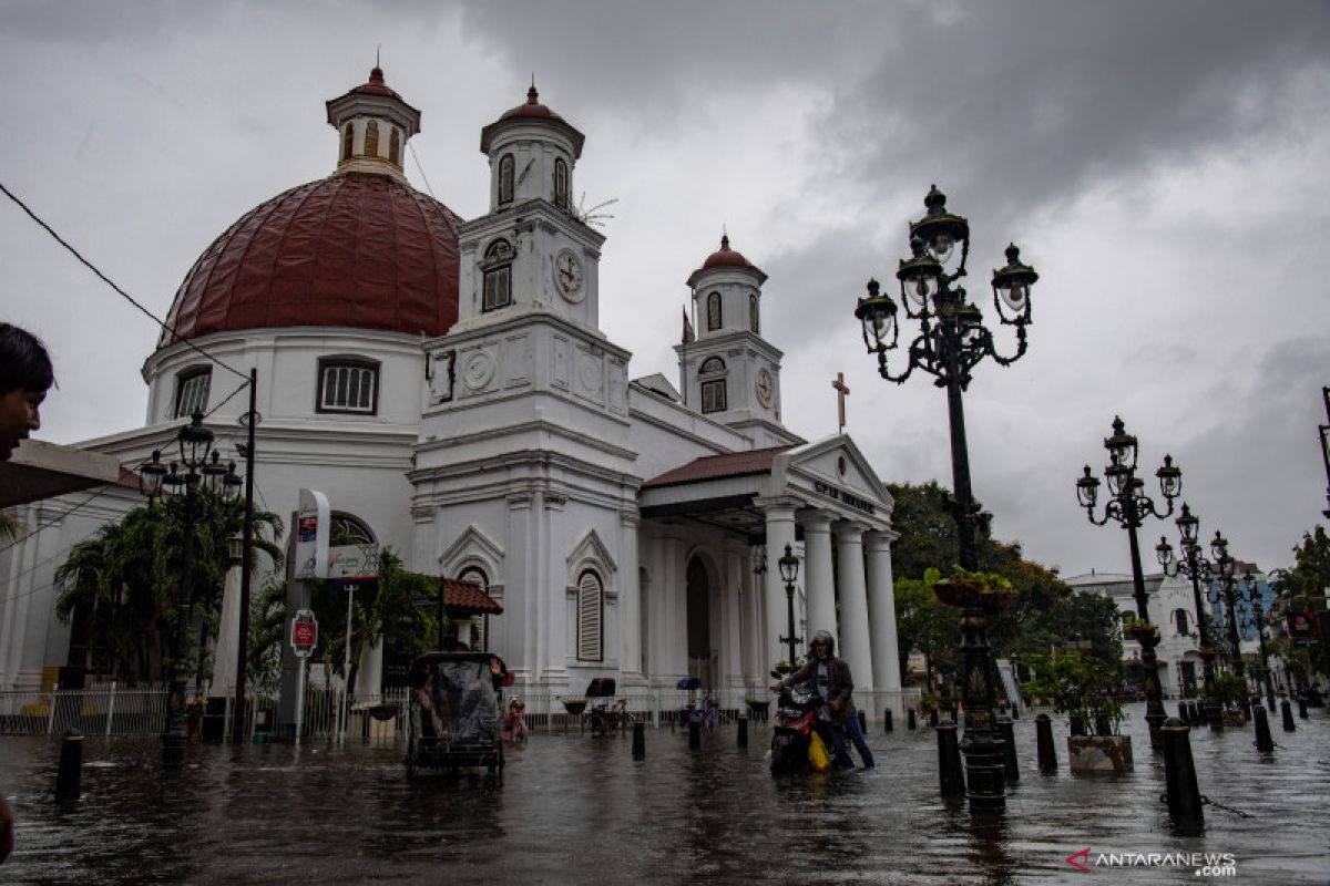 Sejumlah wilayah di Semarang masih tergenang banjir