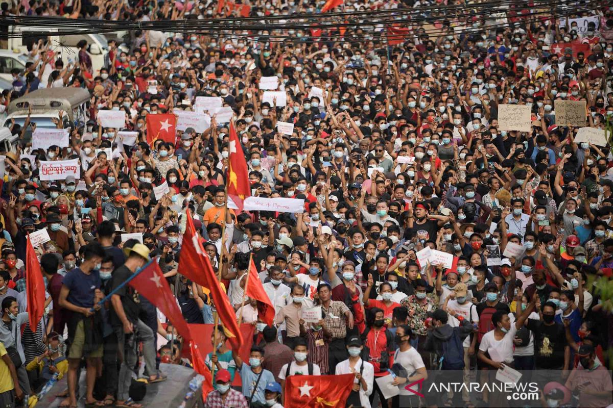 Warga Myanmar kembali unjuk rasa menentang kudeta