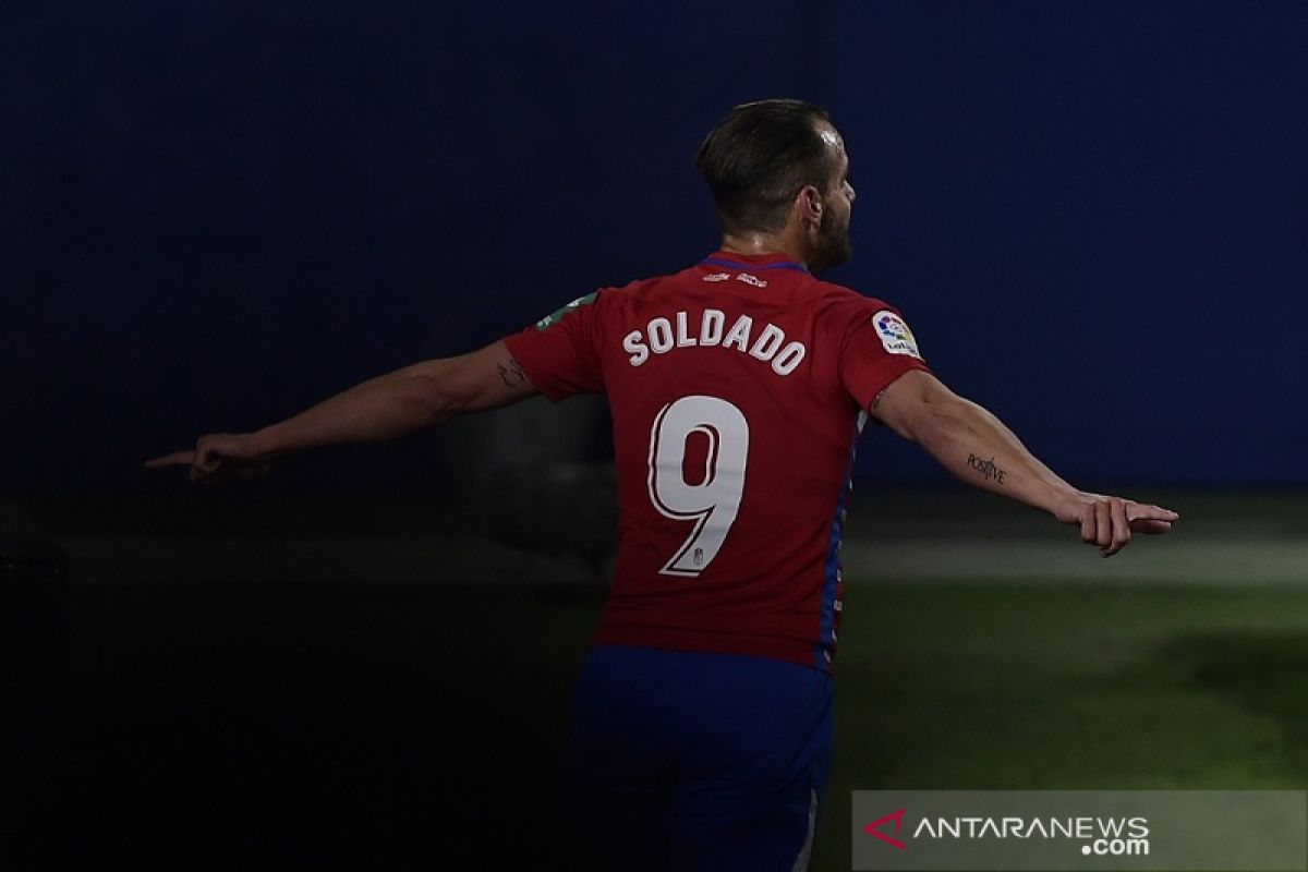 Gol Roberto Soldado selamatkan Granada dari kekalahan di Levante