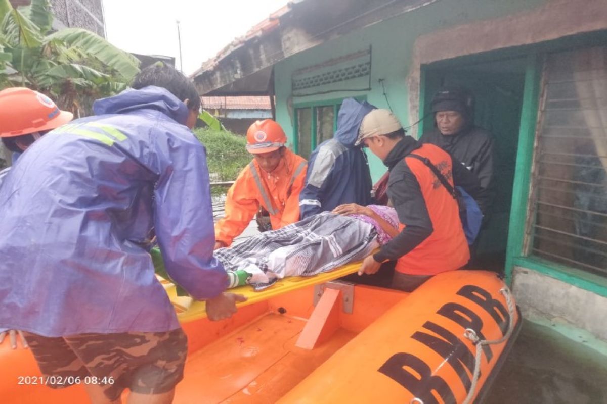 20 kelurahan di Kota Pekalongan terendam banjir, warga dievakuasi