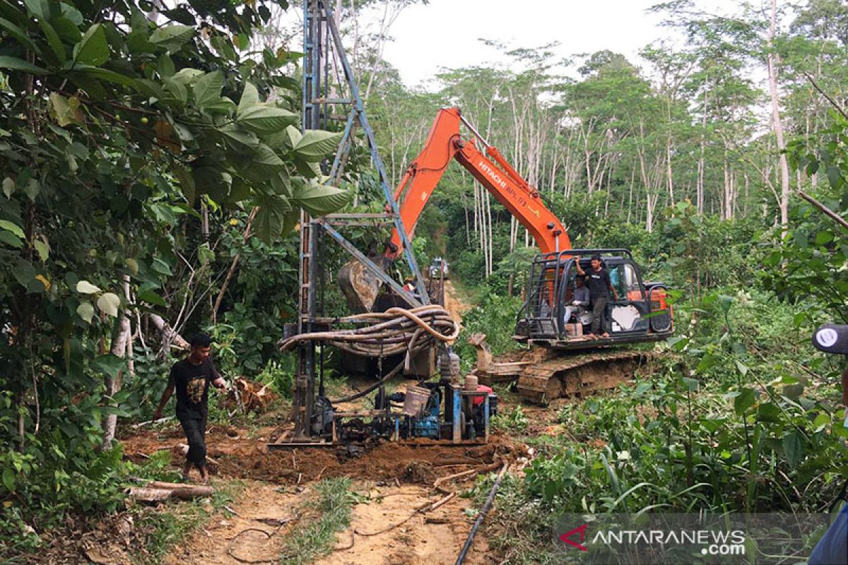 Satgas Gakkumdu Polda Jambi tutup puluhan sumur minyak ilegal