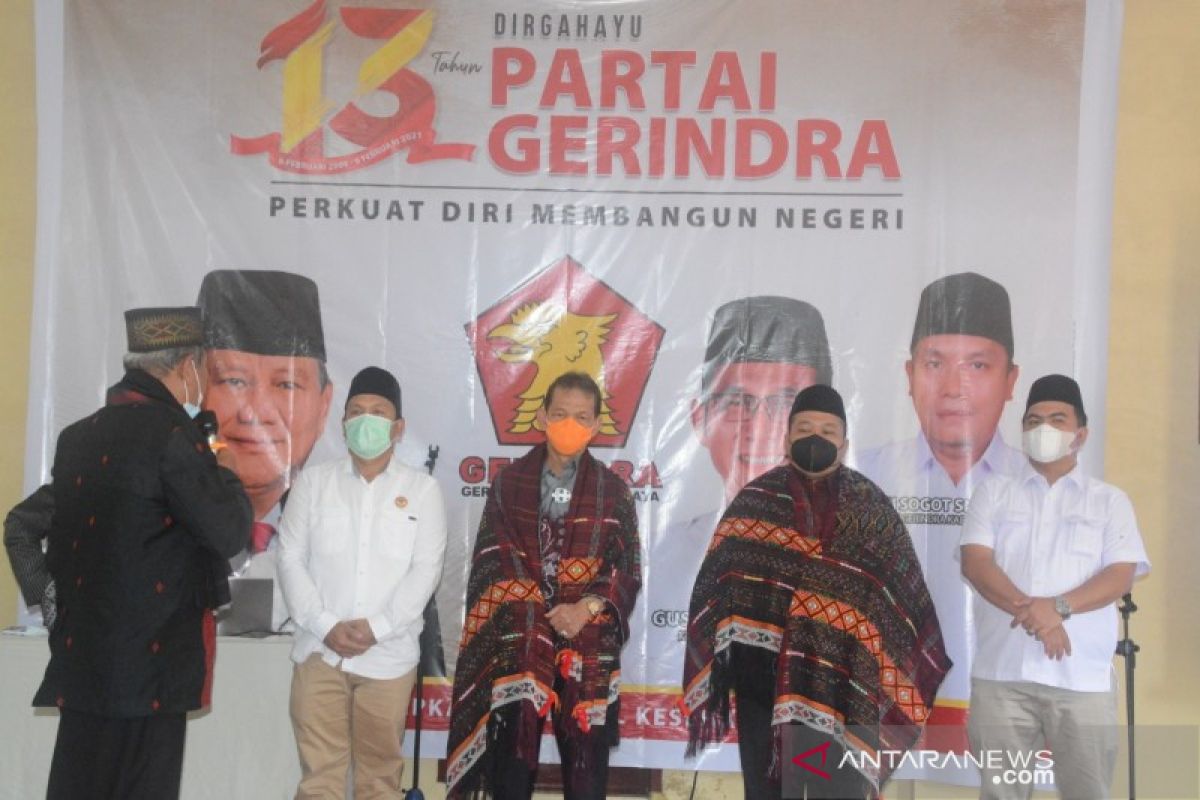 Gerindra Tapsel syukuran HUT ke 13, Bupati Tapsel dan Dolly Pasaribu diulosi