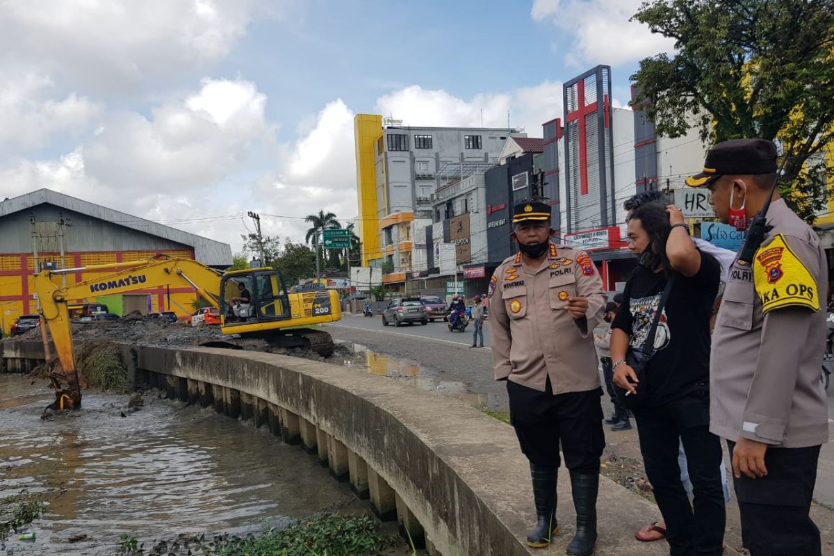 Polisi kawal kegiatan normalisasi sungai cegah banjir tak terulang