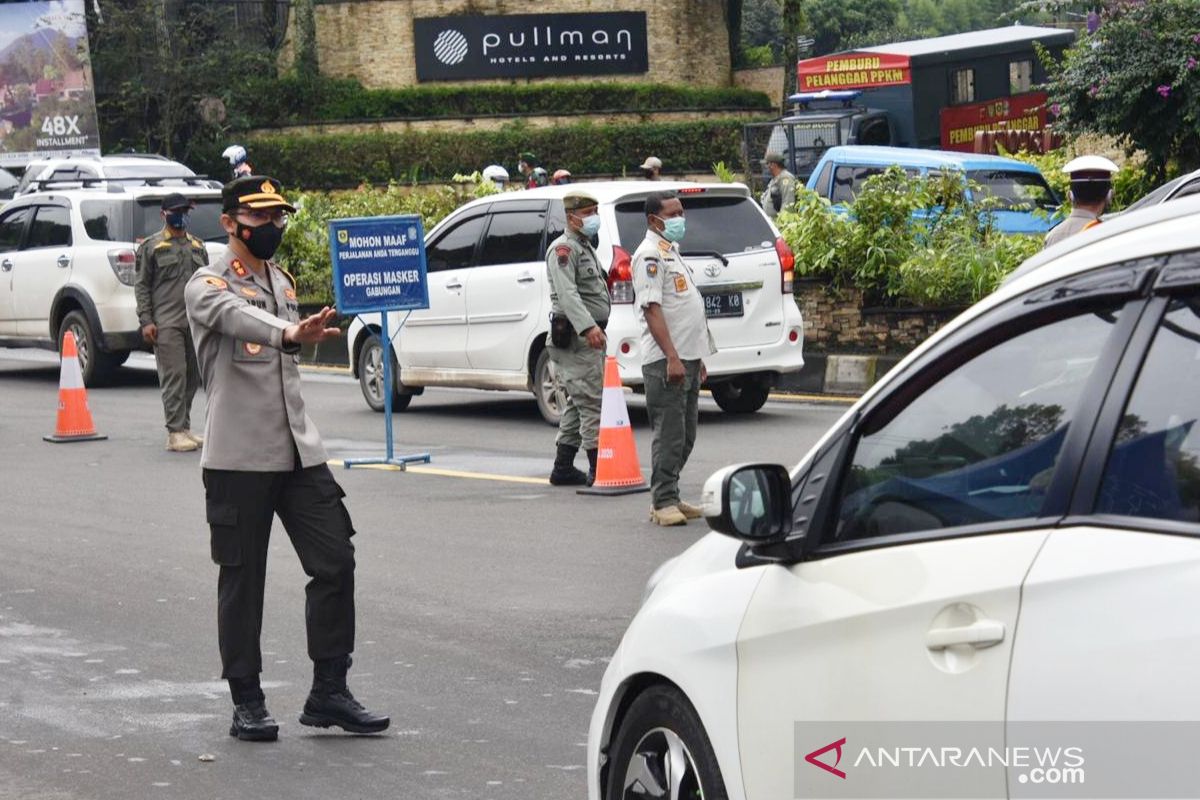 Meski tak ganjil genap jalur Puncak wajib tunjukkan surat antigen