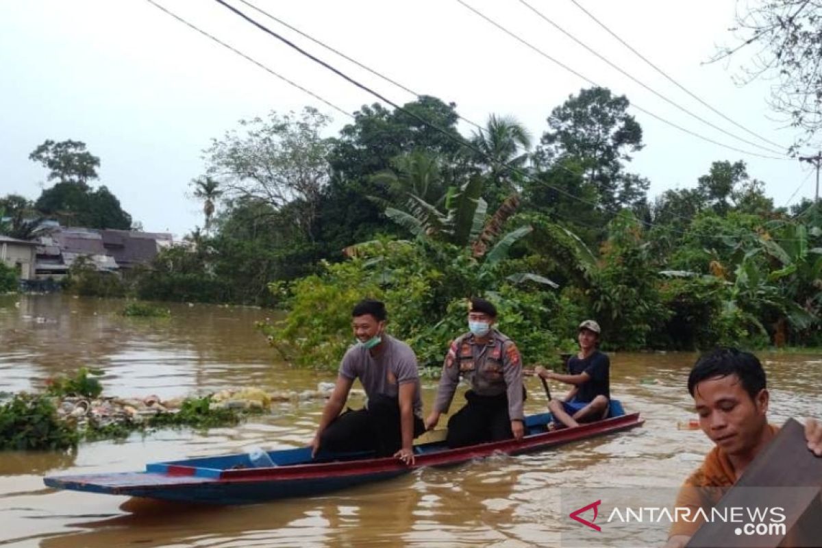 Kabupaten Bengkayang mulai salurkan bantuan untuk korban banjir