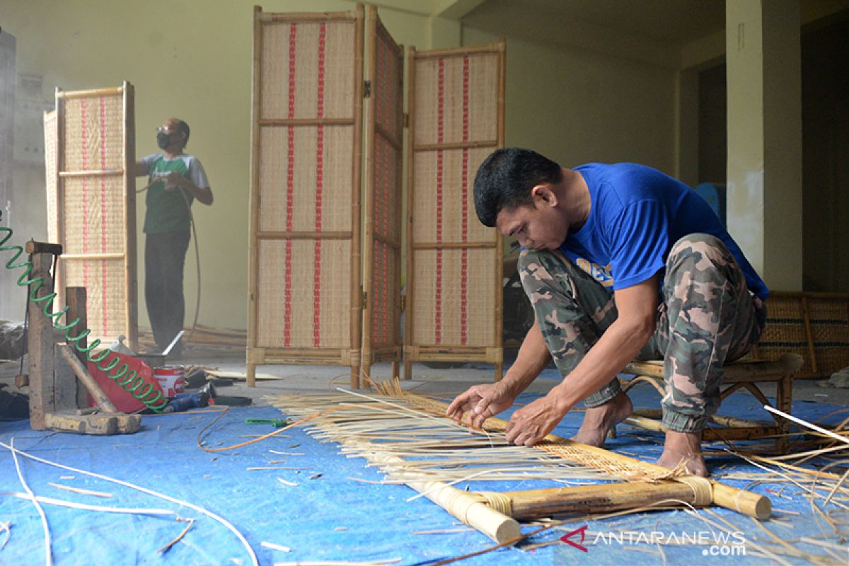 Usaha produk rotan mulai bangkit