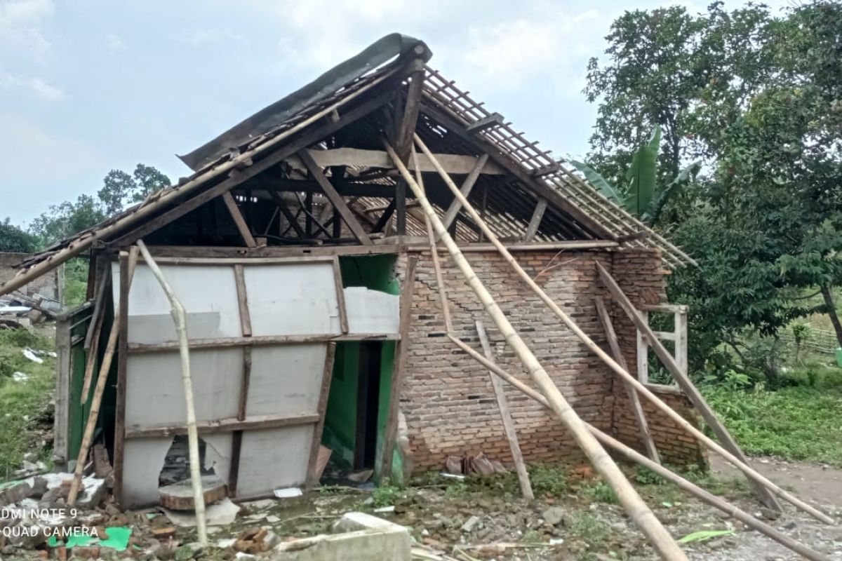 Bagi warga korban tanah bergerak, Pemkab Lebak relokasikan mandiri