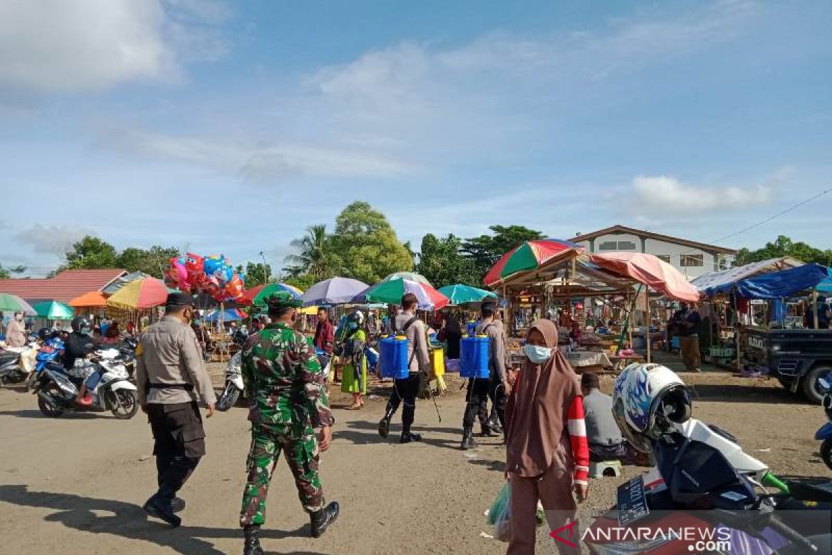 Berantas COVID-19, Kodim Kandangan dan instansi terkait penyemprotan disinfektan