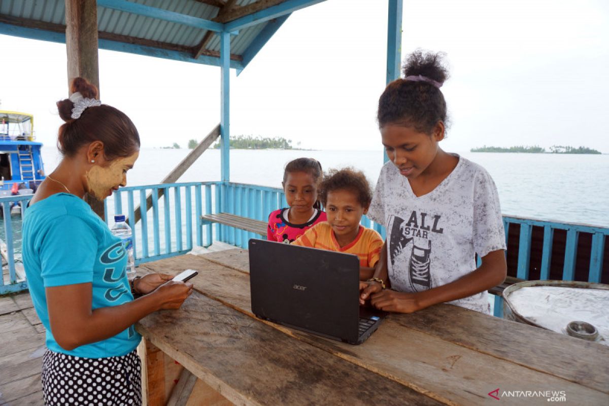 Sebaran internet BAKTI di Papua mayoritas untuk mengakses pendidikan