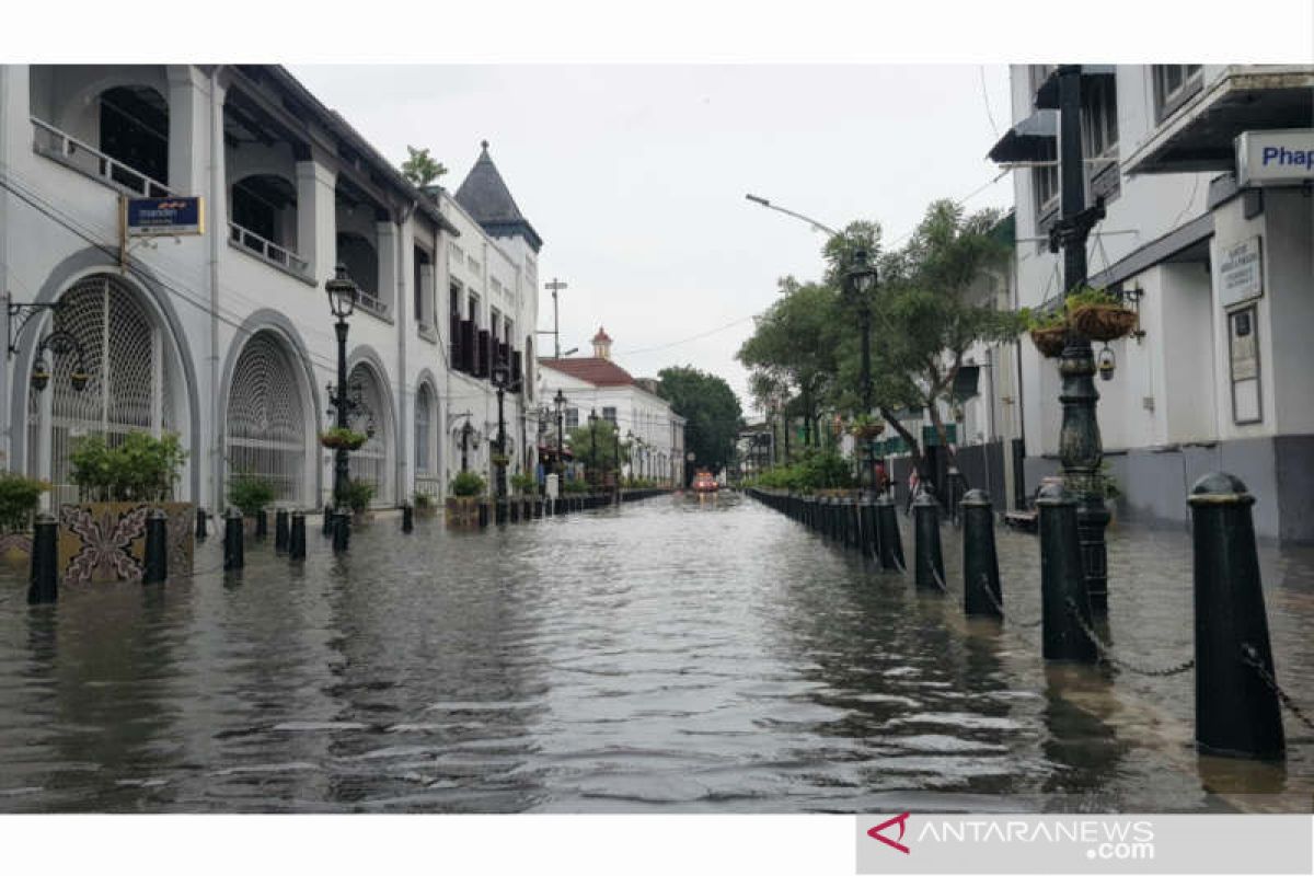 Curah hujan ekstrem penyebab Kota Lama Semarang terendam