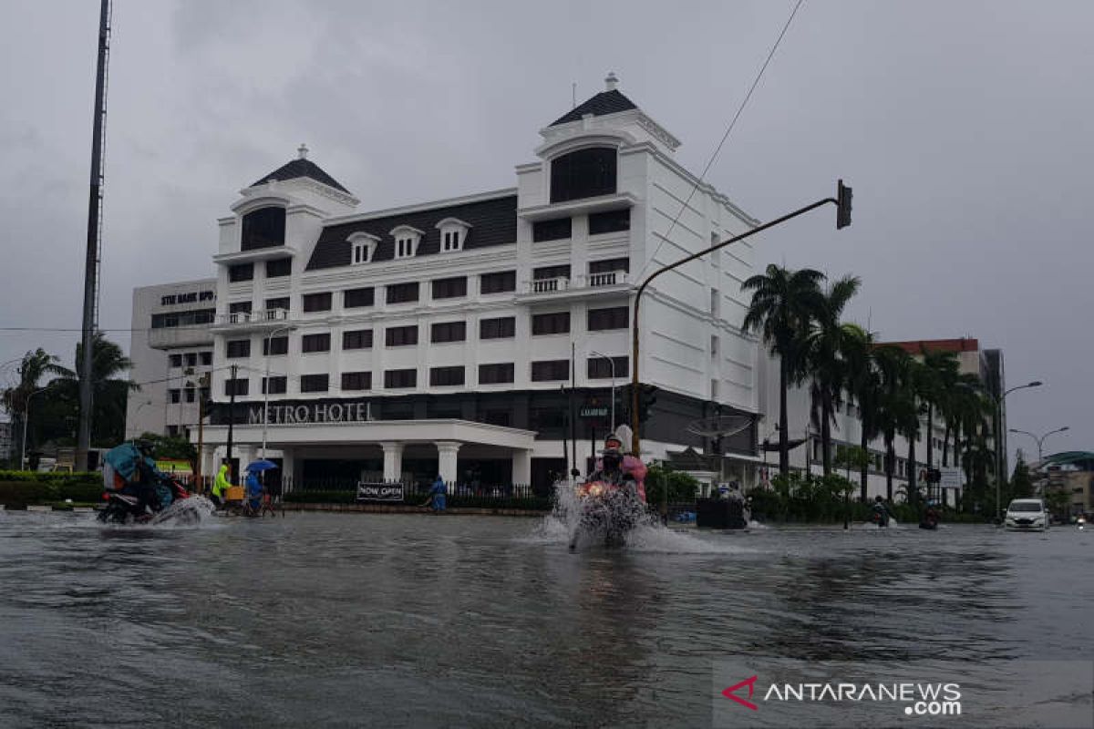 Banjir landa sejumlah  kawasan di Kota Semarang