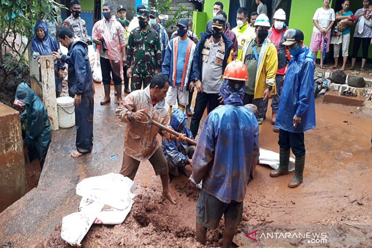50 keluarga di kawasan industri Batang terdampak banjir lumpur