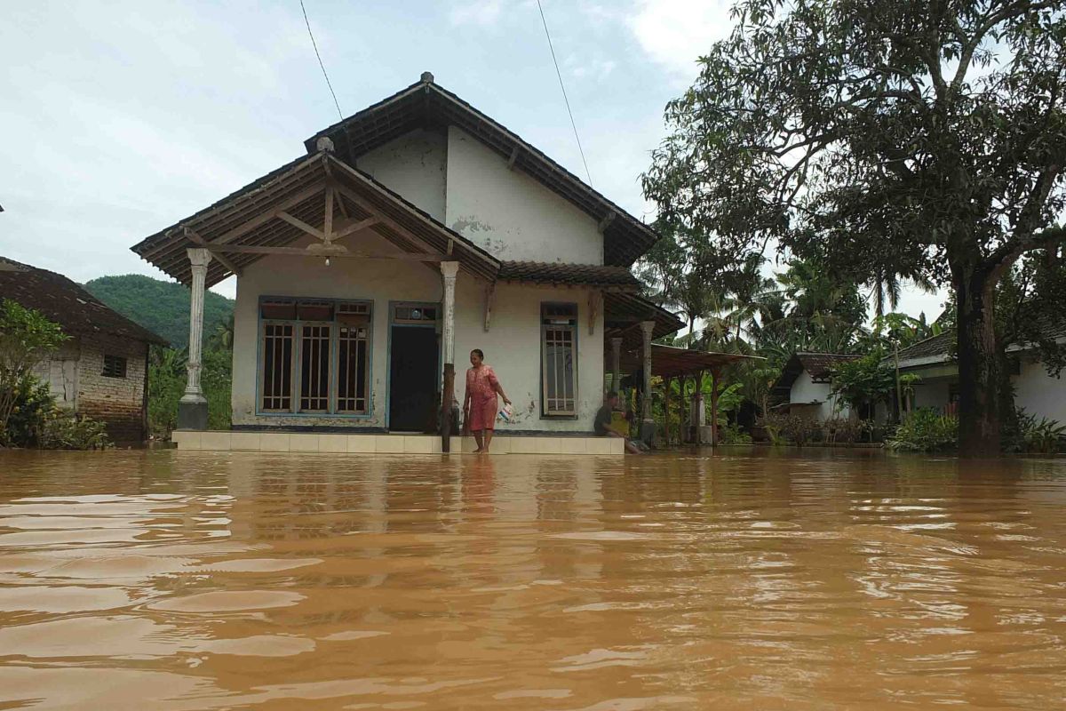 Pakar Unej ungkap penyebab banjir di Jember