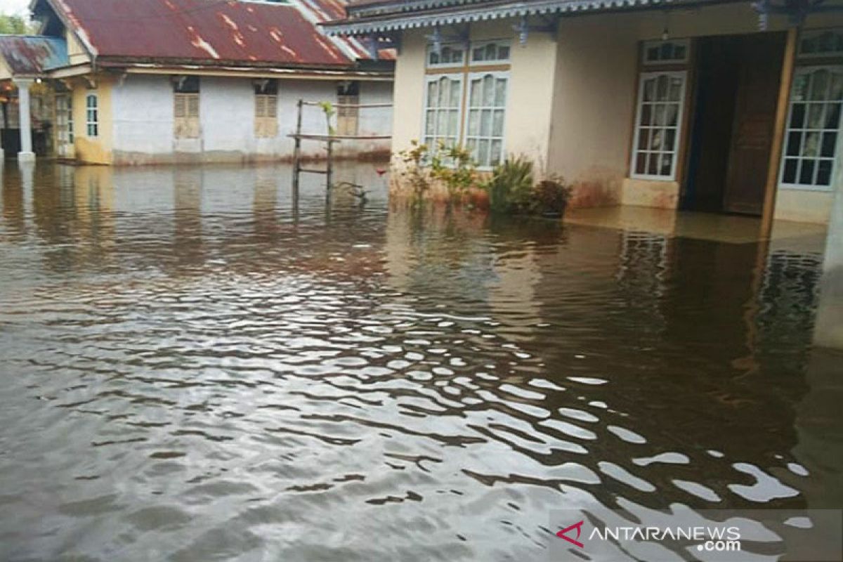 Tiga kecamatan di Kabupaten Sambas terendam banjir