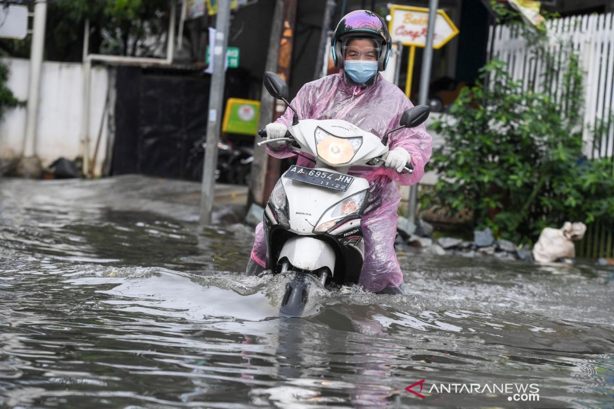 Kamis, hujan guyur sejumlah wilayah di Jakarta