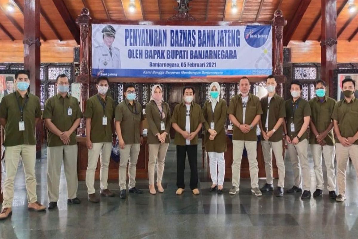 Bank Jateng Cabang Banjarnegara distribusikan zakat untuk 100 mustahik