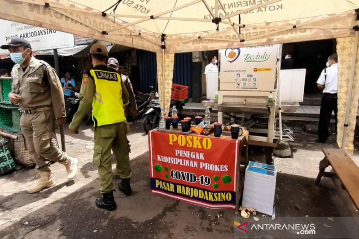 Satpol PP Surakarta  catat 70 pelanggaran selama Jateng di Rumah Saja