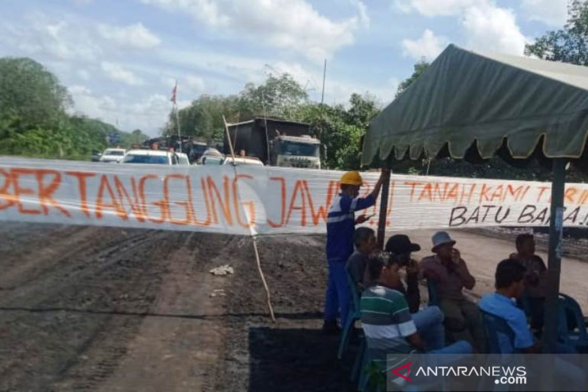 Pemilik tanah blokir akses jalan ke tambang batu bara di Aceh Barat