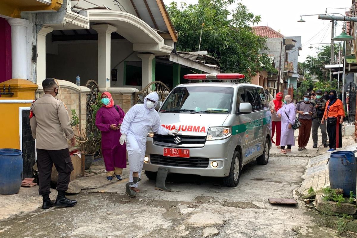 Enam OTG korban banjir Bekasi dievakuasi ke hotel isolasi (video)