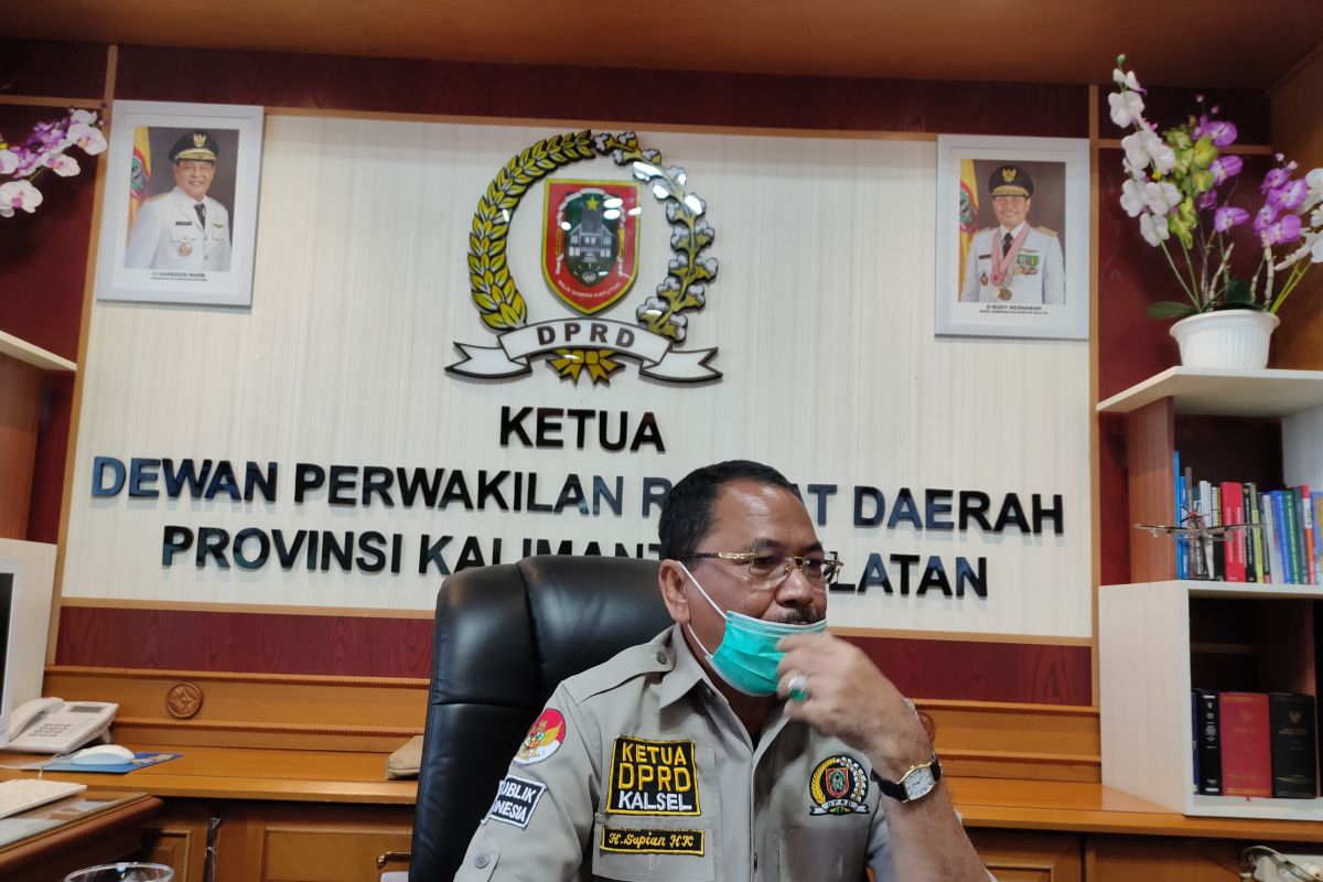 Ketua DPRD Kalsel : Bicara covid-19 juga bicarakan pendidikan dan ekonomi