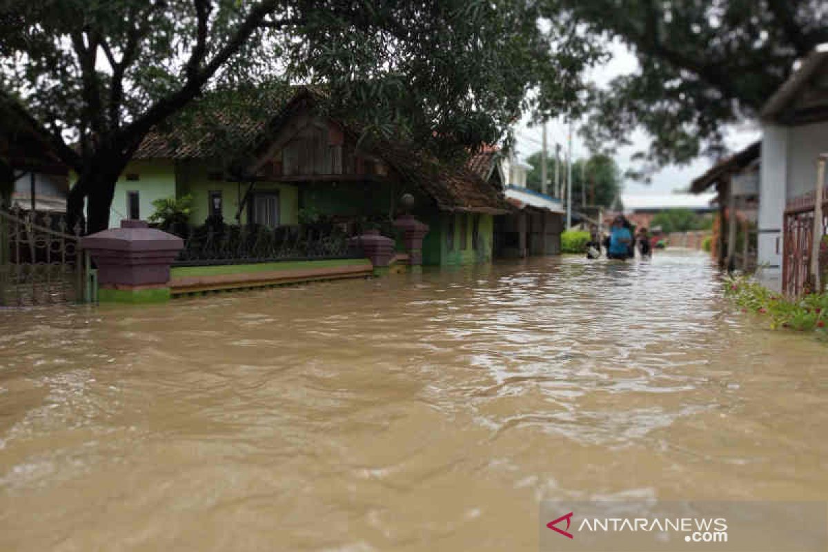 West Java: Floods hit 18 sub-districts in Indramayu district