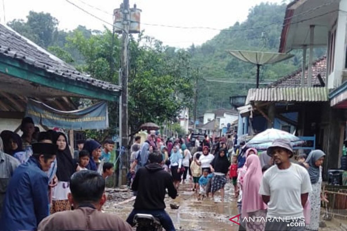 Banjir bandang terjang pemukiman warga di pelosok Garut