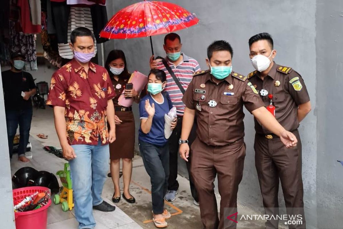 Kejaksaan tangkap buronan perkara korupsi di Surabaya