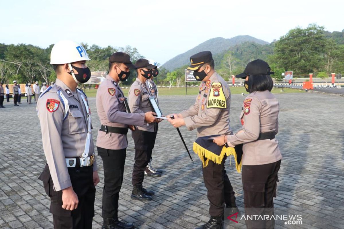 Dua personil Polres Lingga diberhentikan tidak hormat