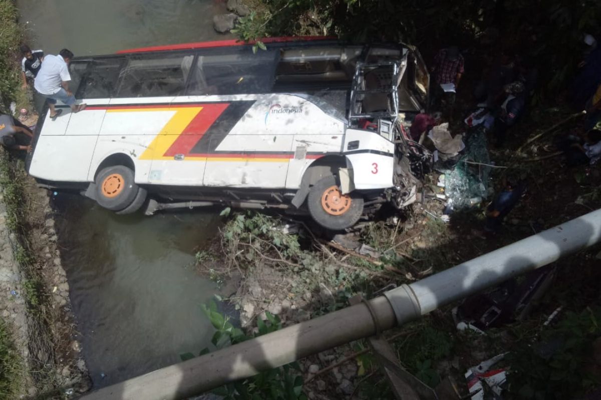 Dua Kepala Dinas Pemkab Agam meninggal dalam kecelakaan di Penyabungan