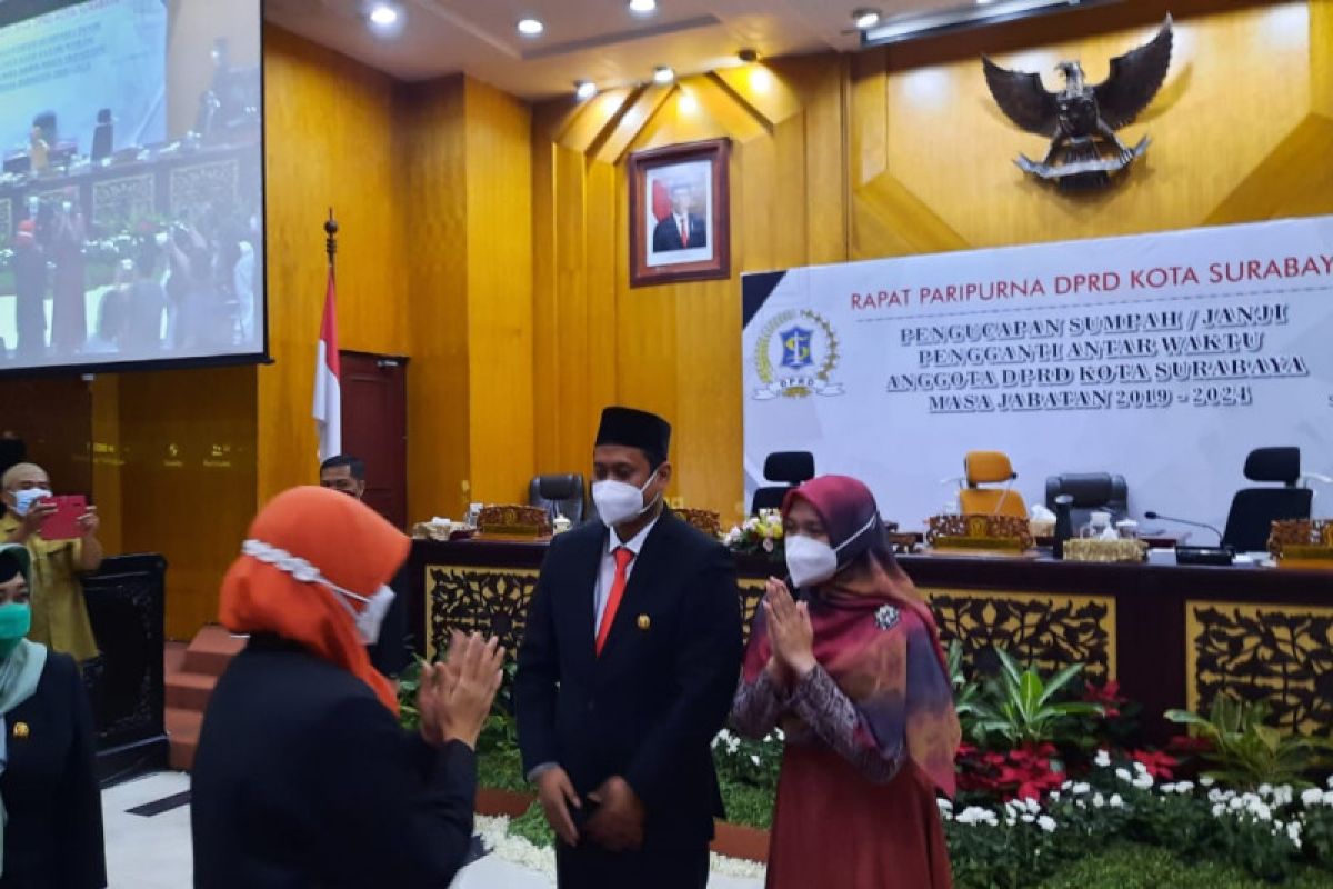 Cahyo Siswo Utomo dilantik jadi anggota DPRD Surabaya