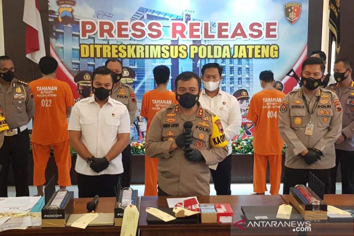 Polda Jateng bongkar sindikat pencurian pulsa telepon