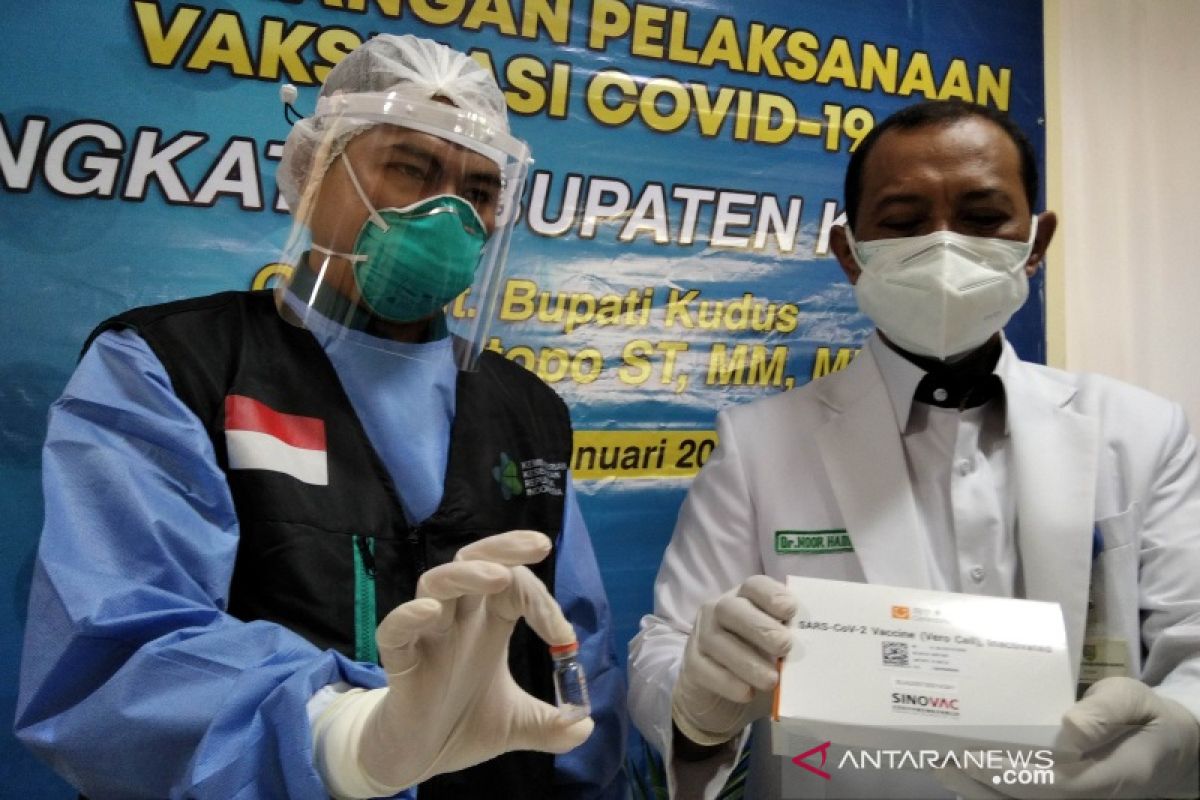 81 tenaga kesehatan di Kudus alami gejala ringan usai disuntik vaksin