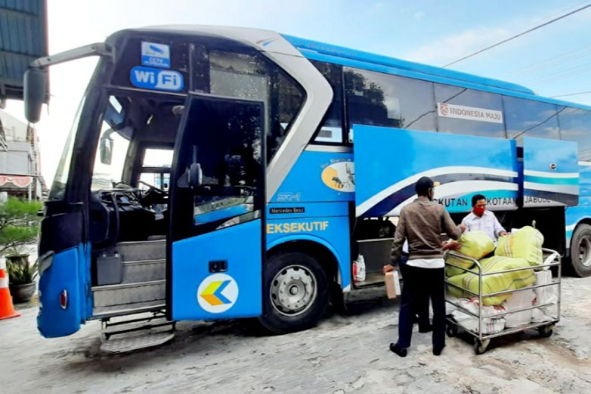 Jemput angkutan penumpang dan barang cara DAMRI dukung pencegahan COVID-19